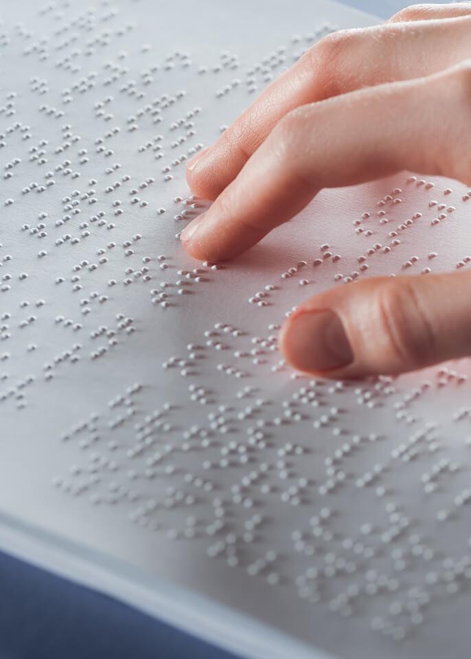 Resumen de factura en sistema braille